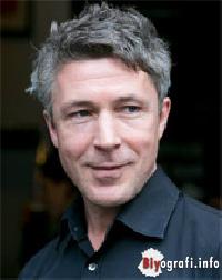 Aidan Gillen